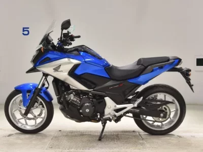 Honda NC750X-2