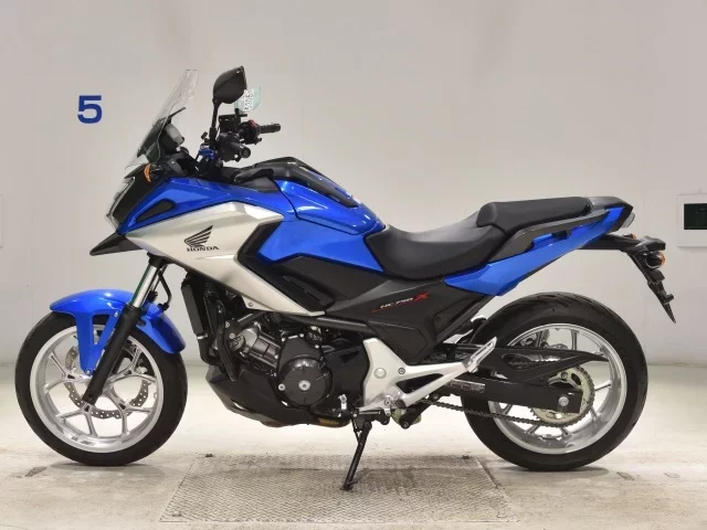 Honda NC750X-2