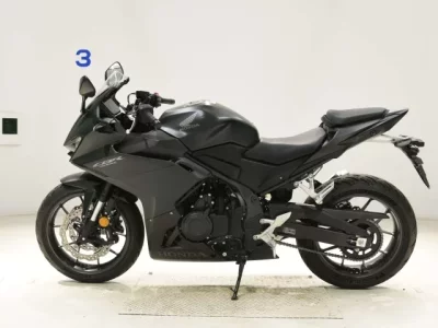 Honda CBR400R-3