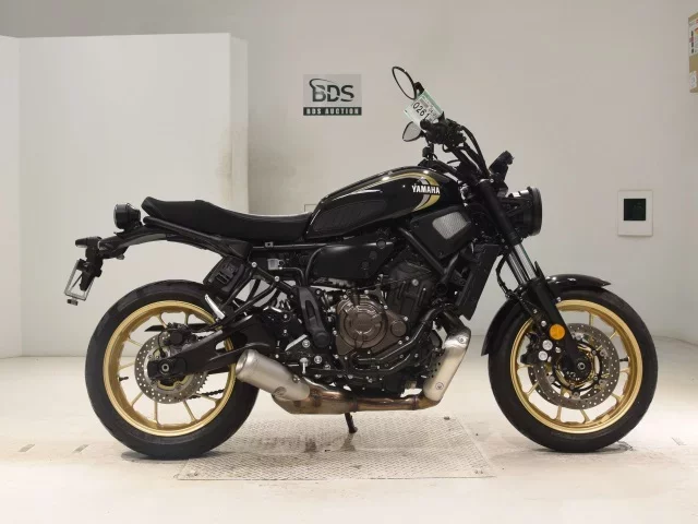 Yamaha XSR700-2