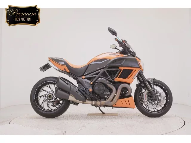 Ducati  DIAVEL лот № 7527 оценка 5  с аукциона в Японии