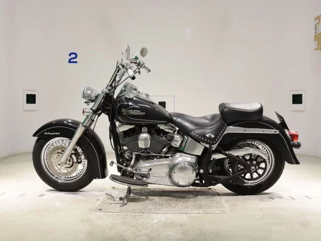Harley-Davidson HARLEY FLSTC1580