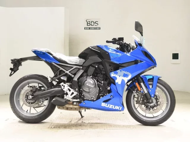 Suzuki GSX-8R лот № 5104 оценка 9  с аукциона в Японии