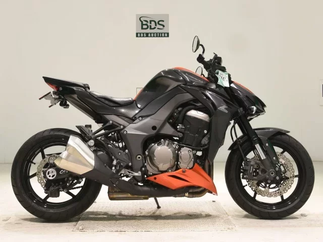 Kawasaki Z1000-5 лот № 7667 оценка 5  с аукциона в Японии