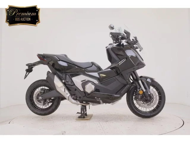 Honda X-ADV750-2 лот № 0042 оценка 8  с аукциона в Японии