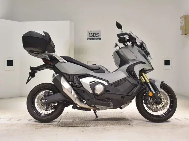 Honda X-ADV750-2