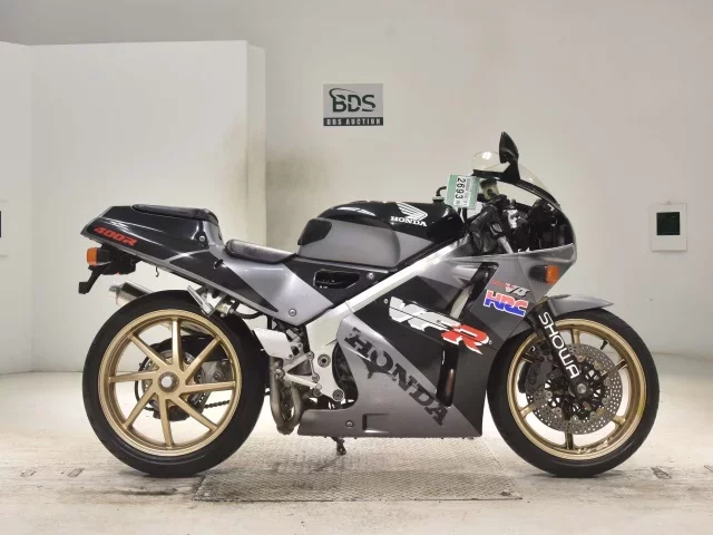Honda VFR400R-2 лот № 2693 оценка 4  с аукциона в Японии