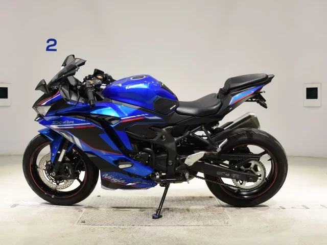 Kawasaki ZX-4R SE