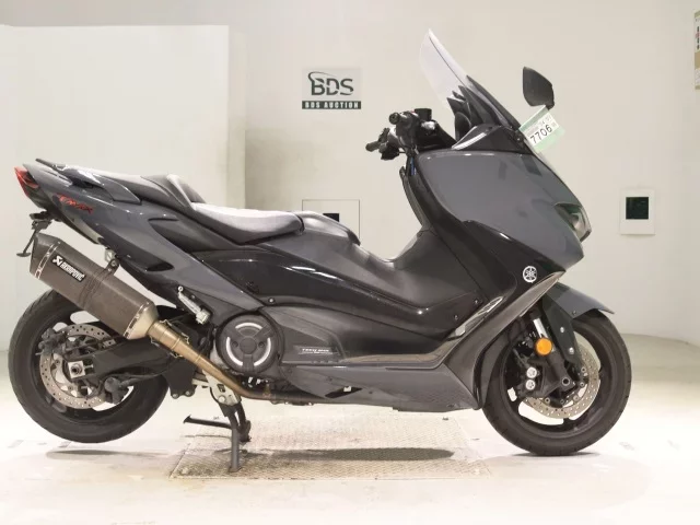 Yamaha T-MAX560T лот № 7706 оценка 5  с аукциона в Японии