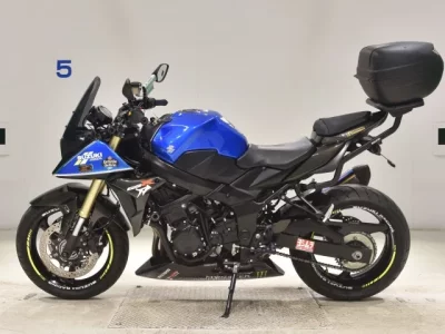 Suzuki GSR750A