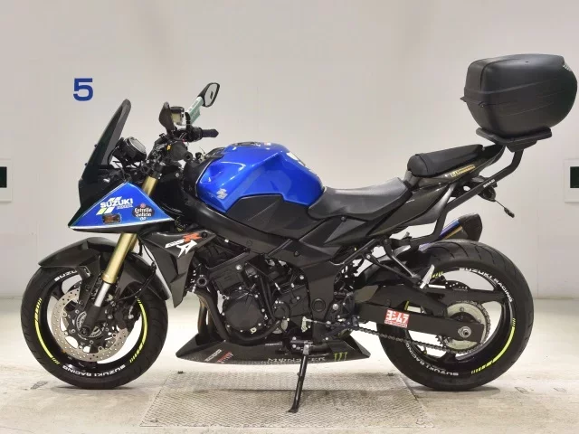 Suzuki GSR750A