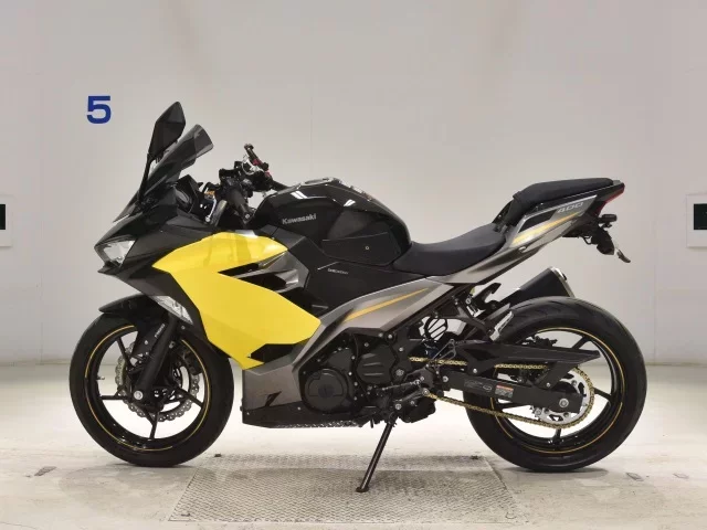 Kawasaki NINJA400-2