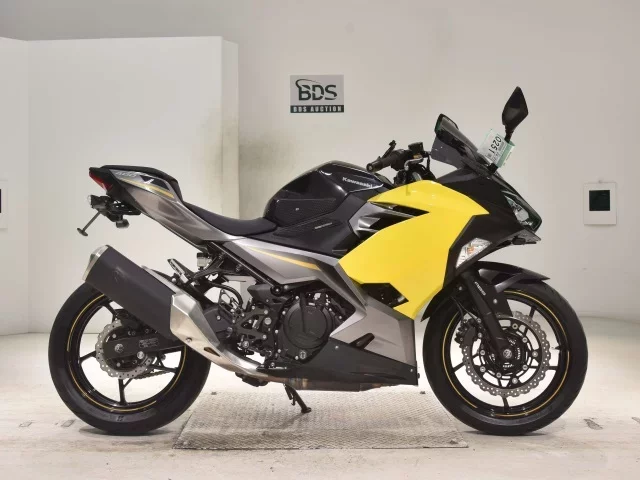 Kawasaki NINJA400-2 лот № 0251 оценка 4  с аукциона в Японии