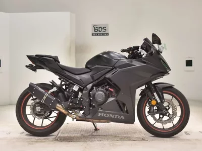 Honda CBR400R-3