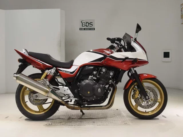 Honda CB400SFV-4 BOLDOR лот № 0174 оценка 4  с аукциона в Японии