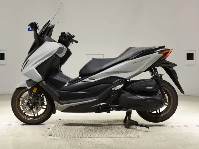Honda FORZA -6