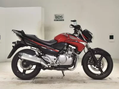 Suzuki GSR250