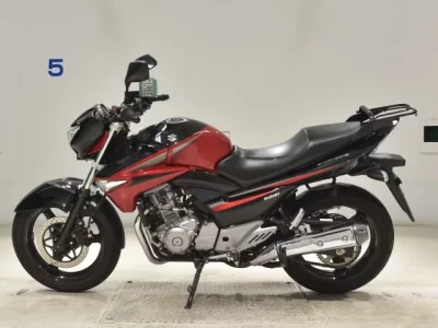 Suzuki GSR250