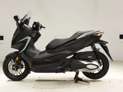 Honda FORZA -5 лот № 2734 оценка 5  с аукциона в Японии 2