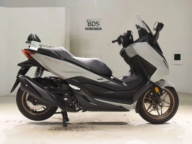 Honda FORZA -6