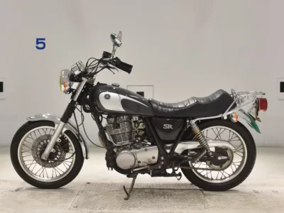 Yamaha SR400-5