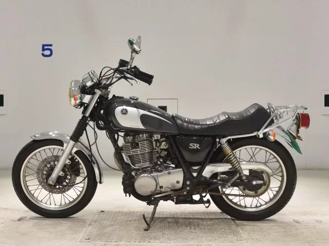 Yamaha SR400-5