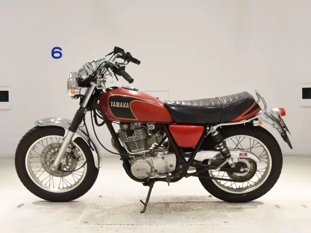Yamaha SR400-3