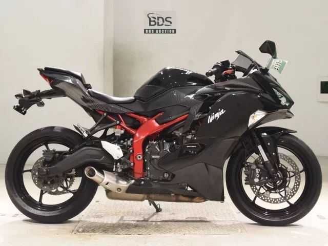 Kawasaki ZX-25R лот № 5133 оценка 4  с аукциона в Японии