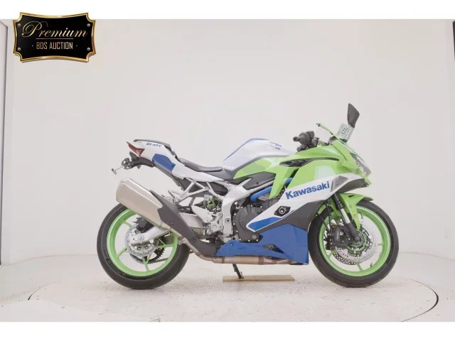 Kawasaki ZX-4RR лот № 7523 оценка 5  с аукциона в Японии