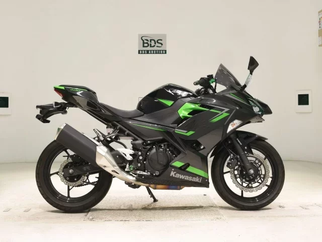 Kawasaki NINJA400-2