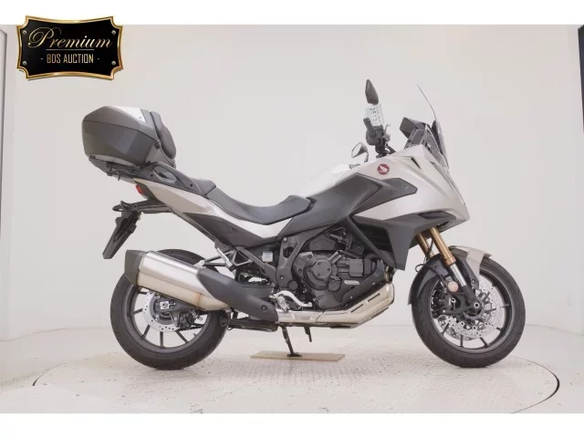 Honda NT1100 лот № 2513 оценка 7  с аукциона в Японии