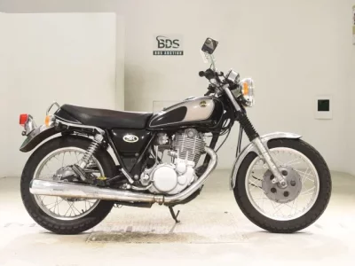 Yamaha SR400-2