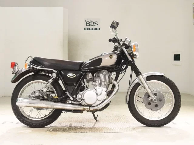 Yamaha SR400-2