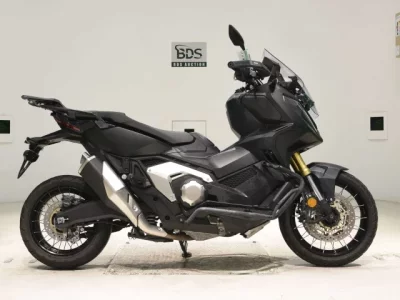 Honda X-ADV750-2