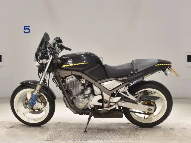 Yamaha SRX400-4