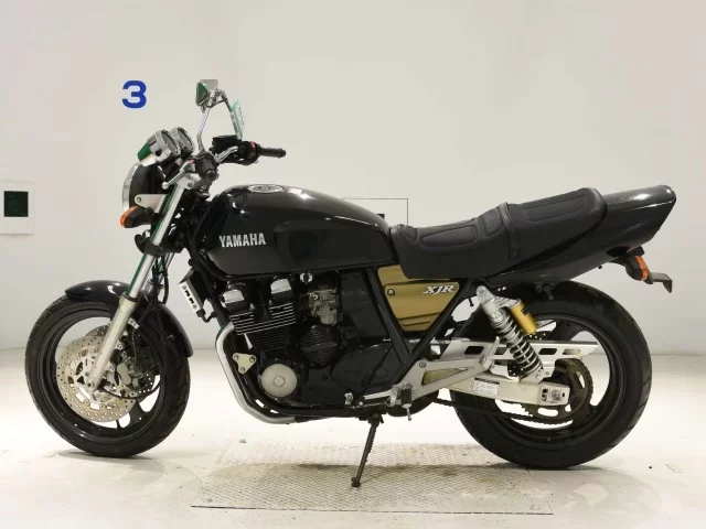 Yamaha XJR400