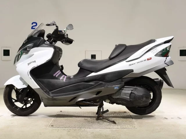 Suzuki SKYWAVE 250M