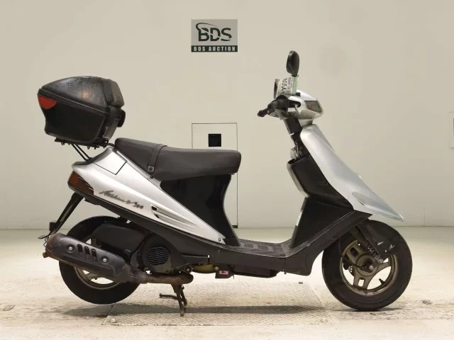 Suzuki ADDRESS V100