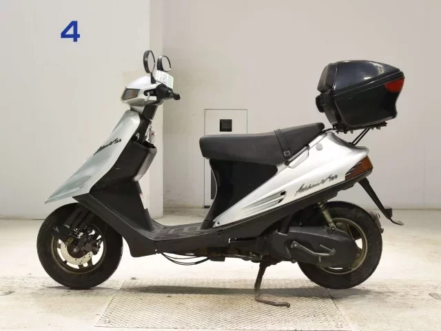 Suzuki ADDRESS V100