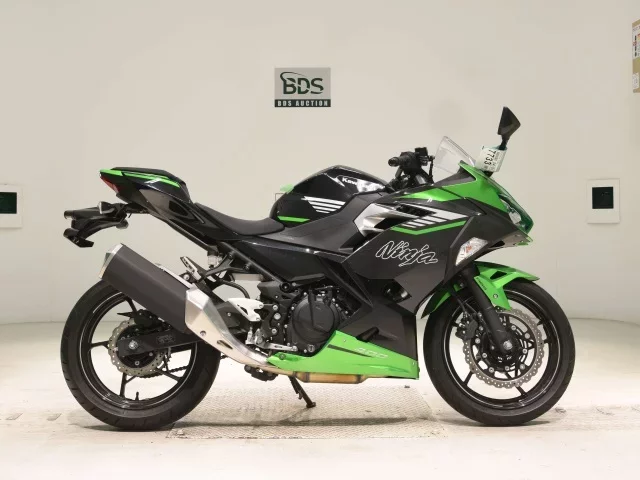 Kawasaki NINJA400-2 лот № 7733 оценка 6  с аукциона в Японии