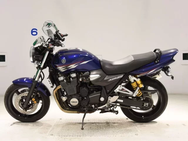Yamaha XJR1300-2