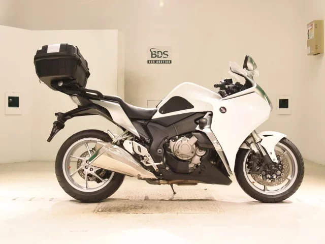 Honda VFR1200FD лот № 2659 оценка 5  с аукциона в Японии