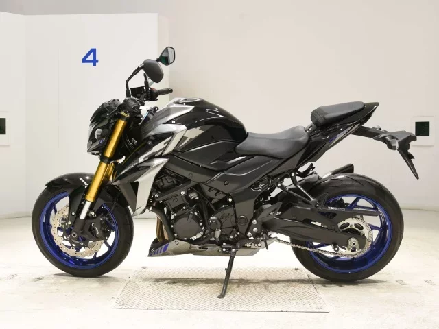 Suzuki GSX-S750