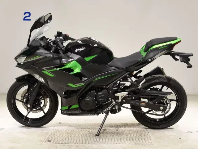Kawasaki NINJA400-2
