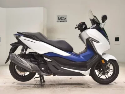 Honda FORZA -4