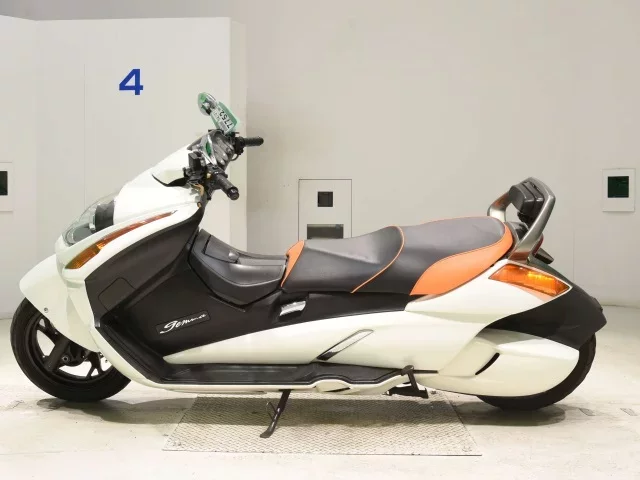 Suzuki GEMMA250