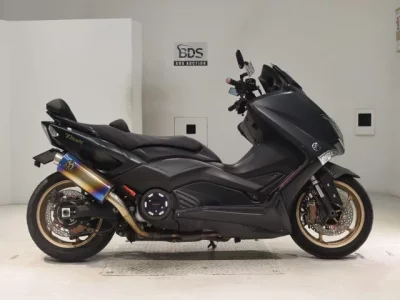 Yamaha T-MAX530-2