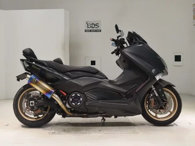 Yamaha T-MAX530-2