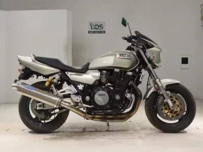 Yamaha XJR1200