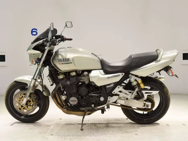 Yamaha XJR1200